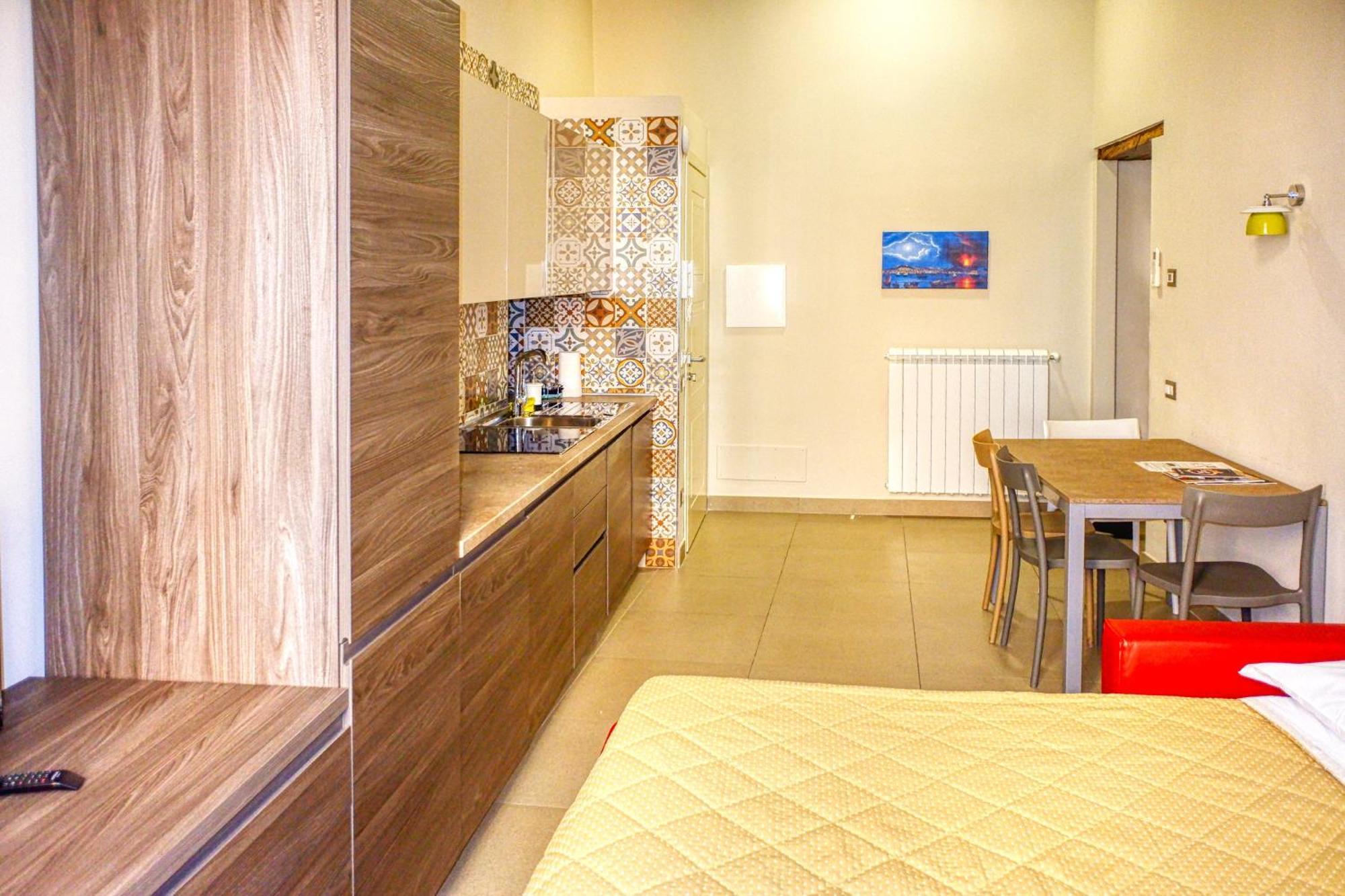 Casa Amato Apartment เนเปิลส์ ภายนอก รูปภาพ