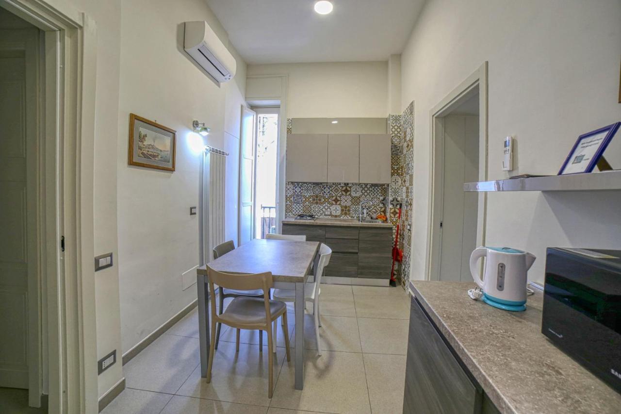 Casa Amato Apartment เนเปิลส์ ภายนอก รูปภาพ